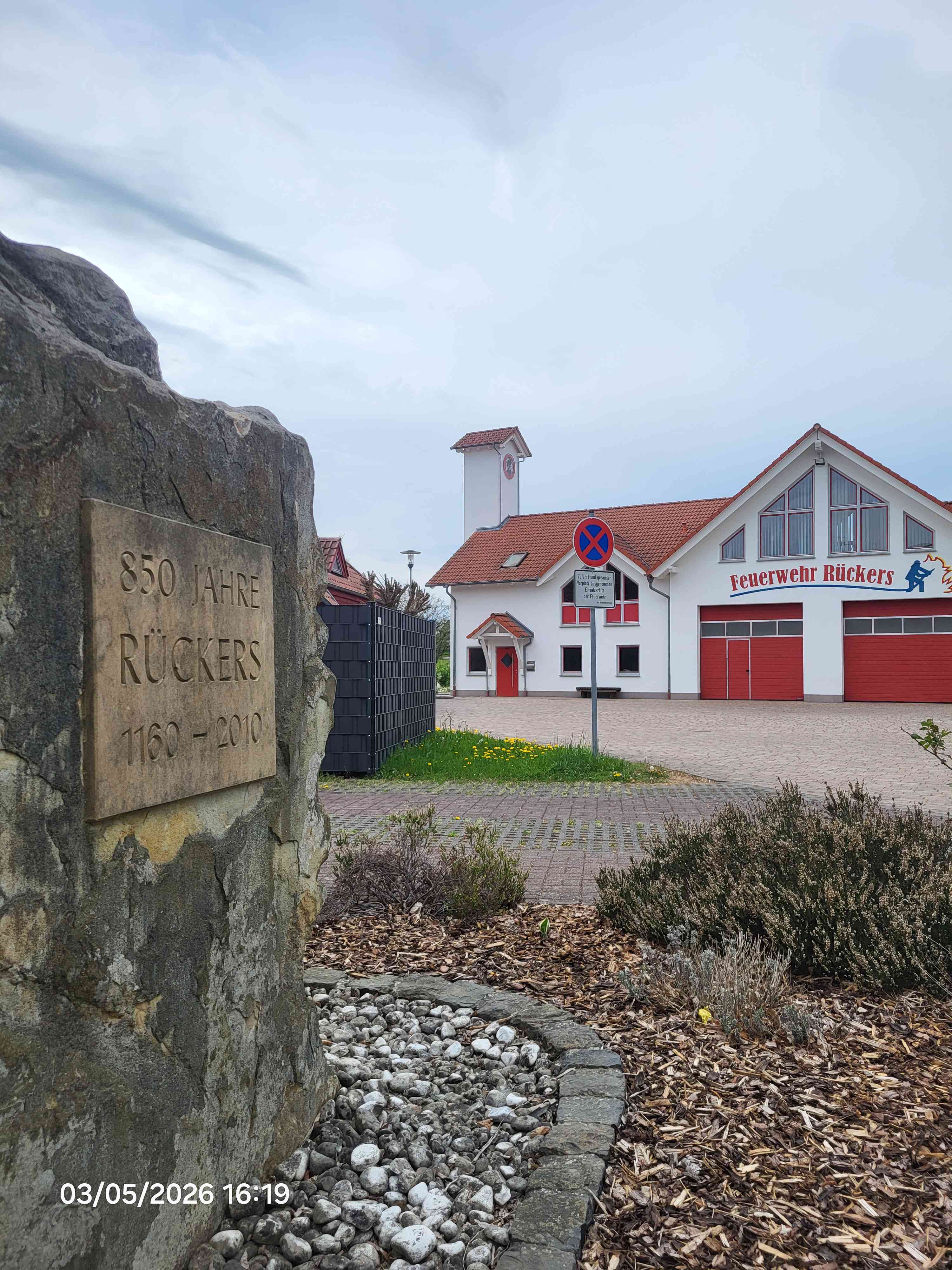 Feuerwehr und Denkmal Rückers